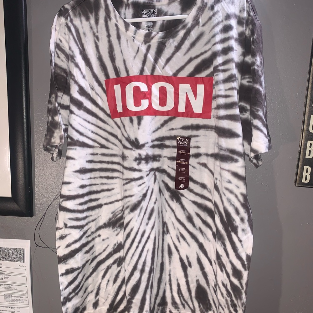 Brand new men’s size xlarge ICON T-shirt
